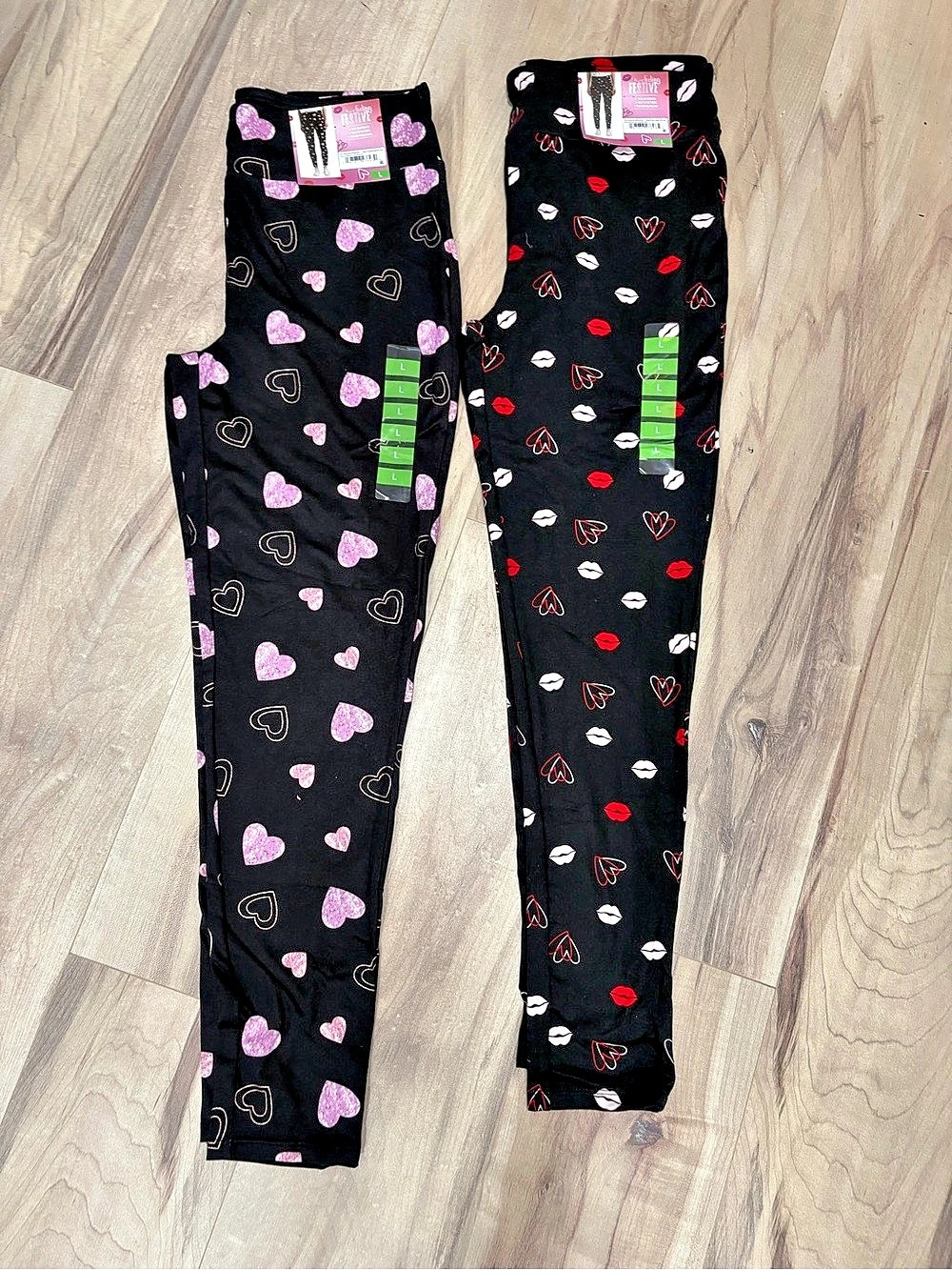 Everyday Leggings Heart Print Leggings in Black & Pink/Red
